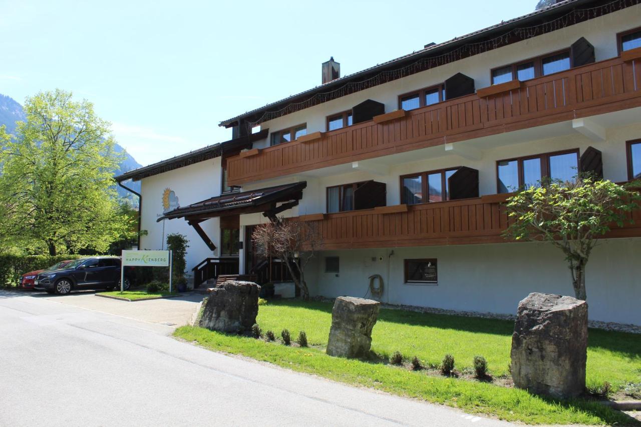 Appartement-Hotel Happy Kienberg Пфронтен Екстериор снимка