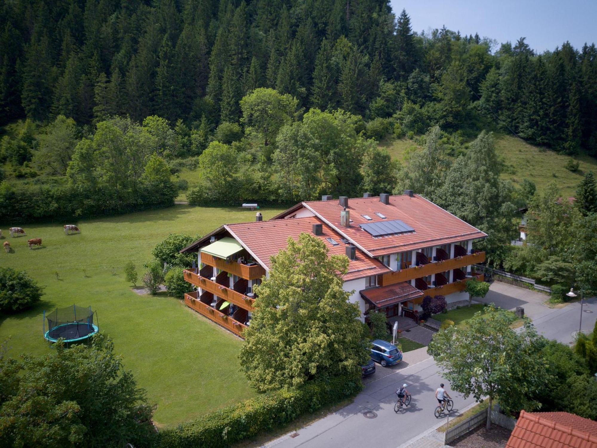 Appartement-Hotel Happy Kienberg Пфронтен Екстериор снимка