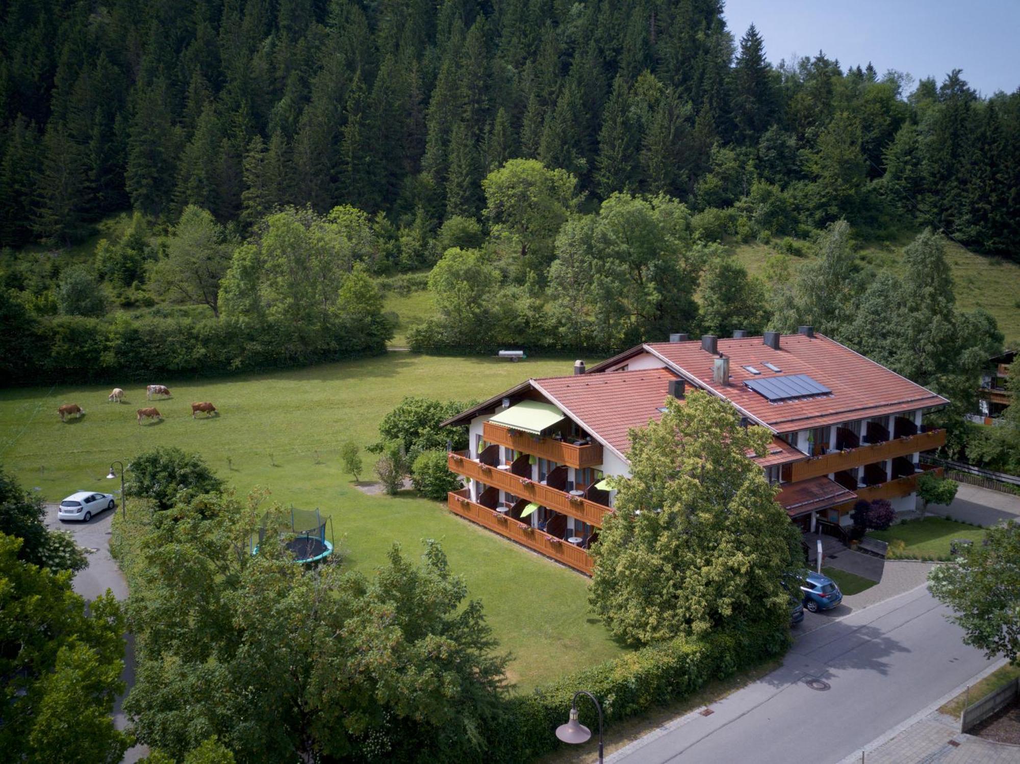 Appartement-Hotel Happy Kienberg Пфронтен Екстериор снимка