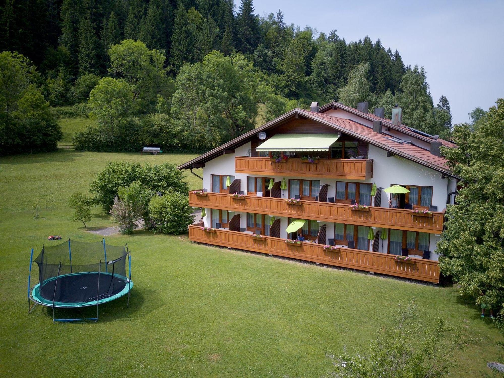 Appartement-Hotel Happy Kienberg Пфронтен Екстериор снимка