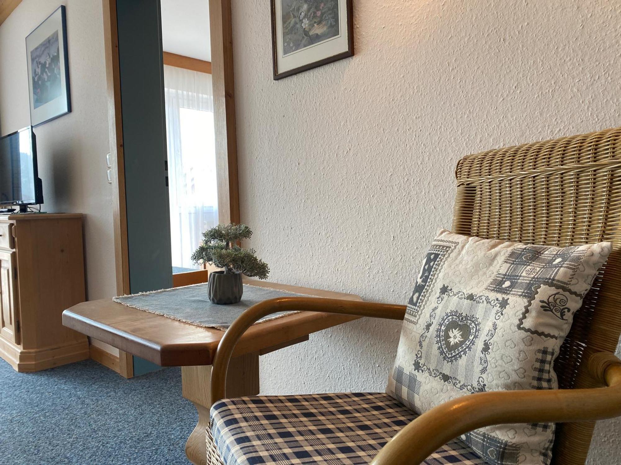 Appartement-Hotel Happy Kienberg Пфронтен Стая снимка
